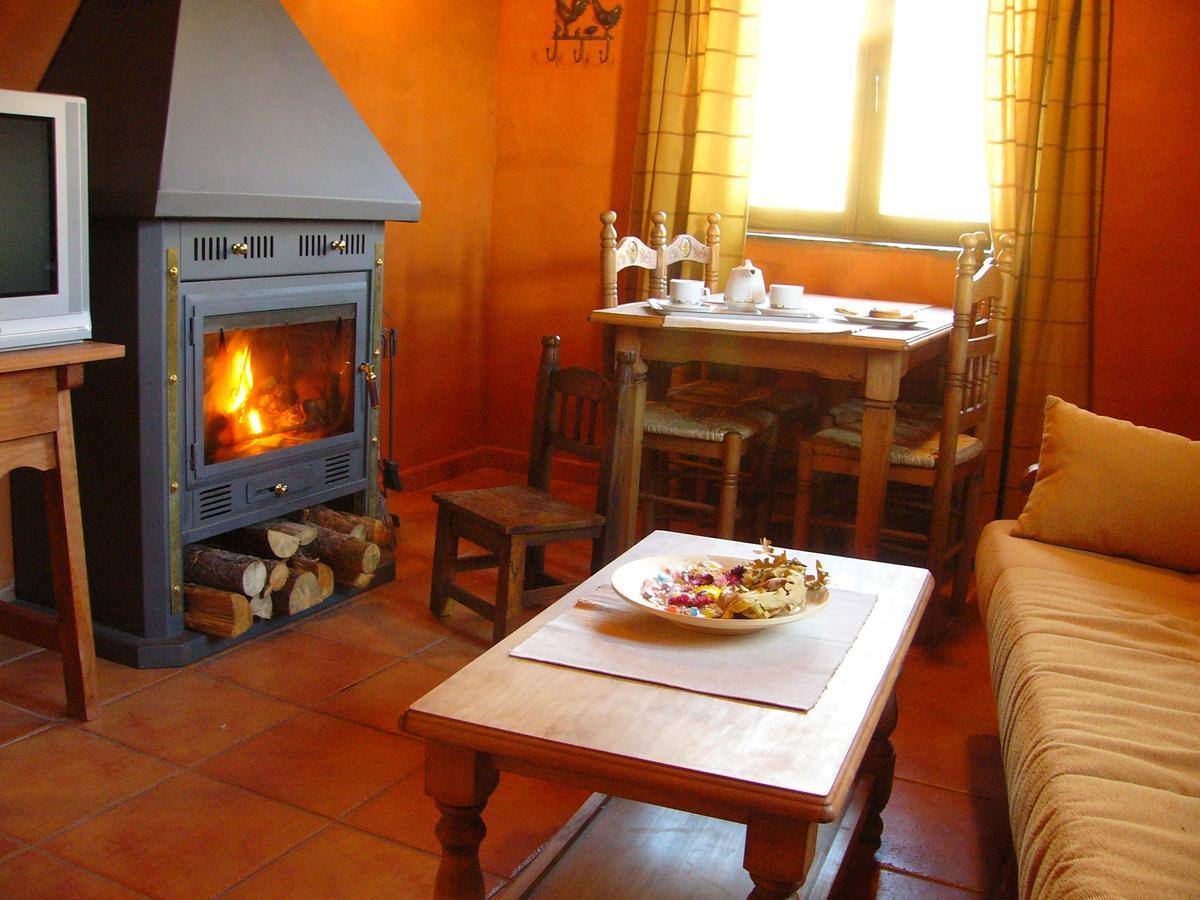 Apartamentos Turisticos La Alqueria De Valverde Valverde De Los Arroyos Eksteriør billede